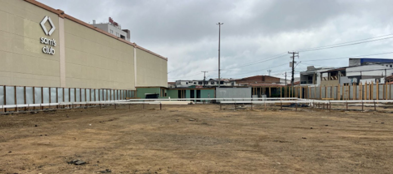 a6de808c-ff60-47e1-b073-3c4683d46fd1